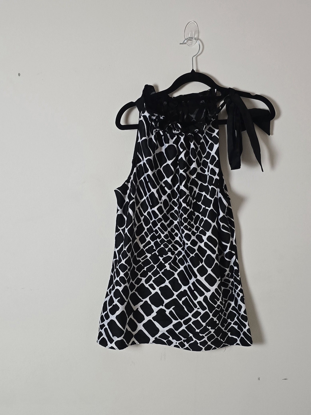 Cato Black/White Geometric One-Shoulder Bow Ruffle Blouse Woven Flowy (Size S)